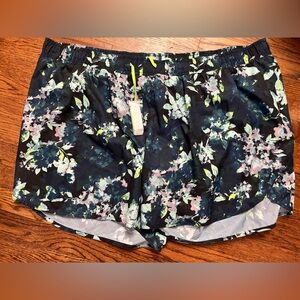 Old navy floral activewear shorts size 4x nwt